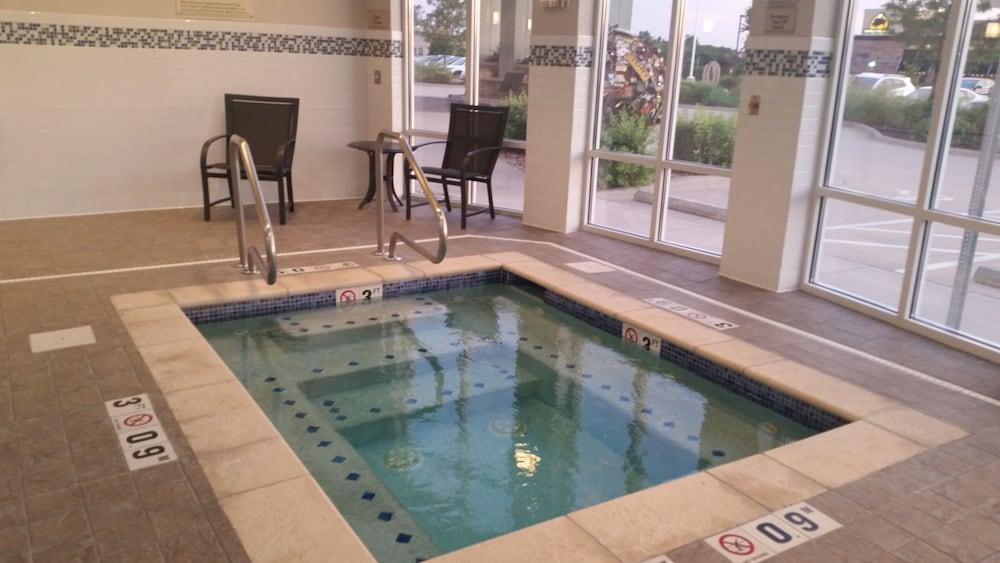Hilton Garden Inn Olathe Zewnętrze zdjęcie