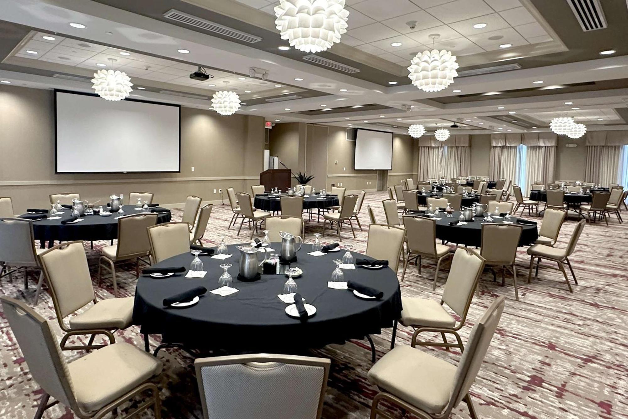 Hilton Garden Inn Olathe Zewnętrze zdjęcie
