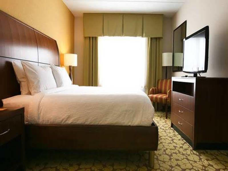 Hilton Garden Inn Olathe Zewnętrze zdjęcie